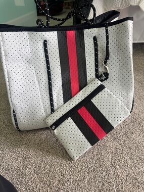 Modern & Chic Nadia Neoprene  Stripe Tote Bag and Pouch - White with Black